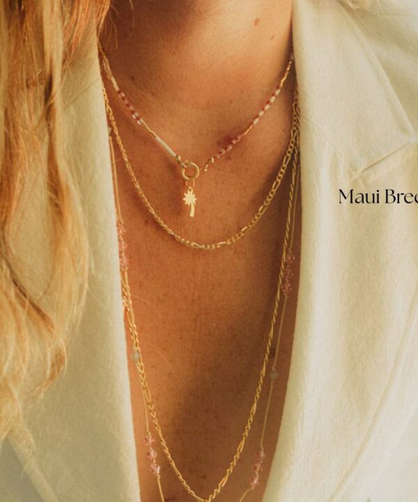 Collar Maui con miyukis de colores y piezas geométricas en plata de ley bañada en oro, hecho a mano