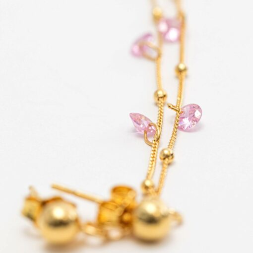 Pendientes con cristales rosa, diseño delicado y brillante a juego con el Collar Rose