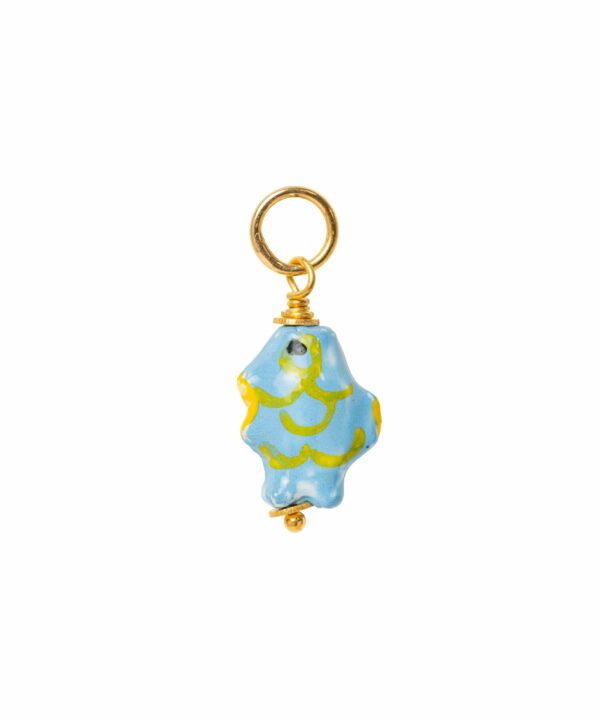 Charms de peces azul, naranja y verde, hechos a mano en cerámica, perfectos para combinar en un collar