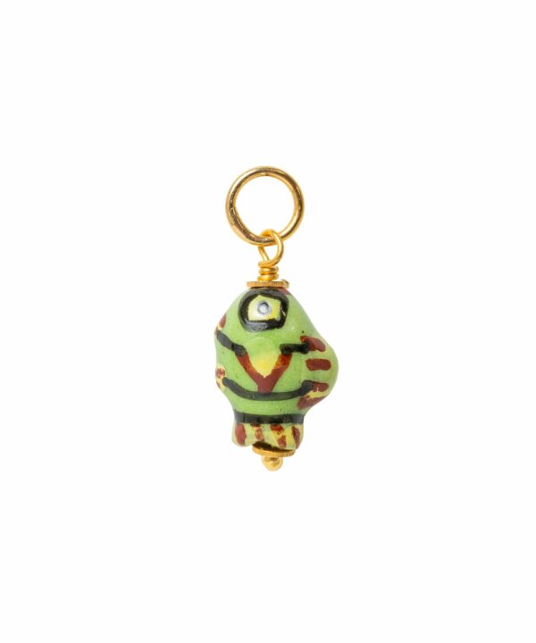 Charms de peces azul, naranja y verde, hechos a mano en cerámica, perfectos para combinar en un collar