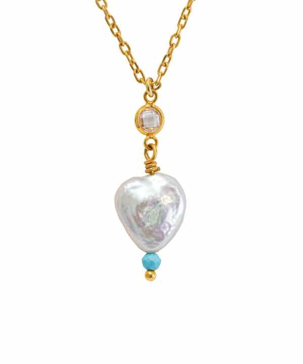 Collar Corazón del Mar con cuentas facetadas de turquesa y colgante de perla barroca natural.