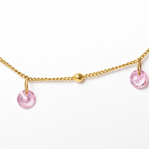 Collar con cristales rosa, diseño delicado y brillante, inspirado en el universo de las sirenas